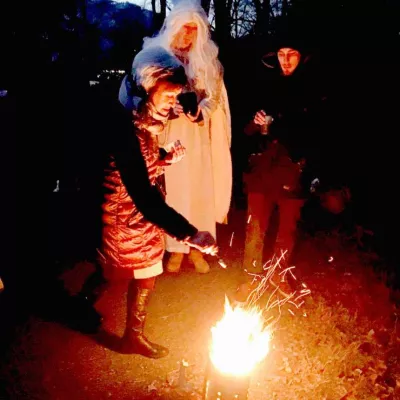 Der Himmelgrün Wunschengel am Feuer